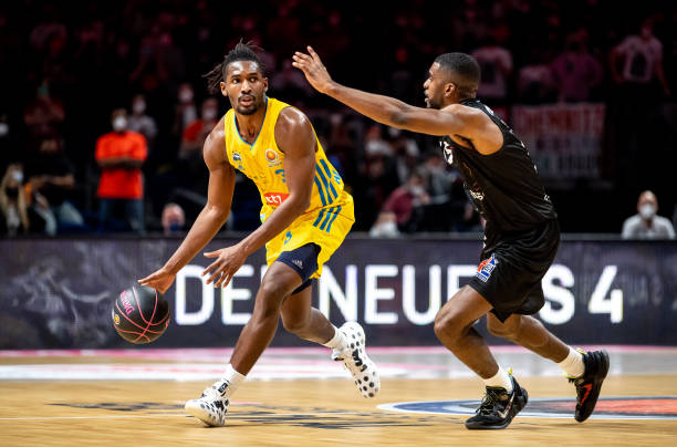 面的前锋 面的前锋